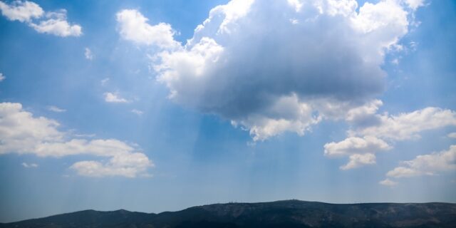 Βελτιώνεται ο καιρός – Σταδιακή άνοδος της θερμοκρασίας προς Σαββατοκύριακο