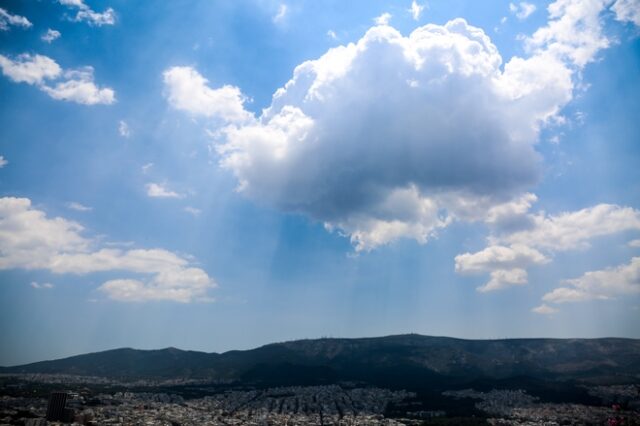 Εξασθενεί το μελτέμι στο Αιγαίο- Έρχονται μέσα στην εβδομάδα τα πρωτοβρόχια