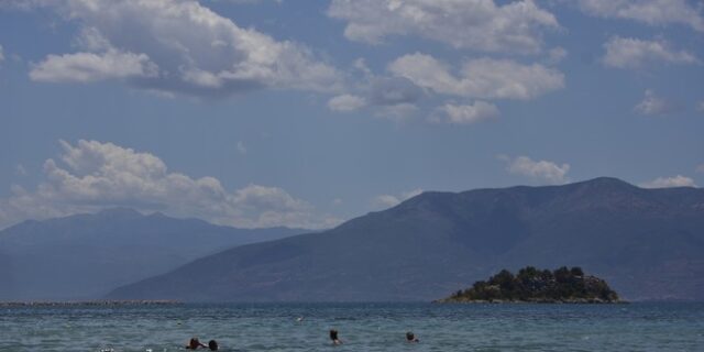 Καιρός: Το μελτέμι ρίχνει τη θερμοκρασία – Νέα άνοδος από την ερχόμενη Παρασκευή