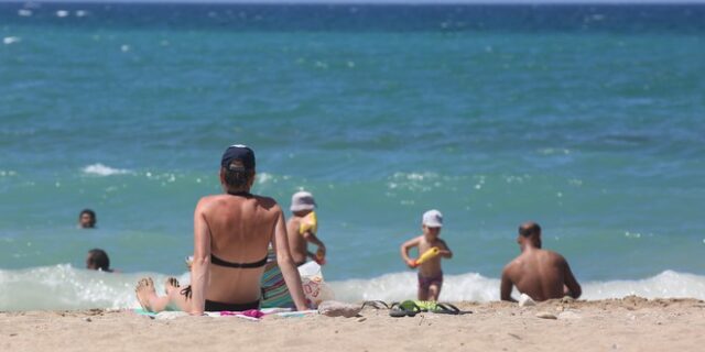 Καιρός: Μέχρι 40 βαθμούς θα δείξει το θερμόμετρο και 8 μποφόρ στο Αιγαίο