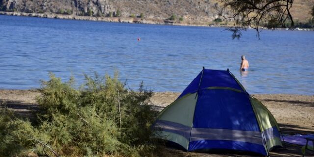 “Κολλημένο” στους 40 το θερμόμετρο – Ενισχύεται το μελτέμι το Σαββατοκύριακο