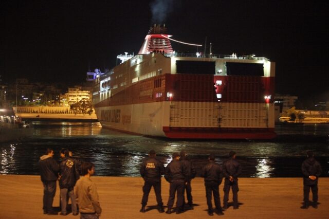 Μηχανική βλάβη στο Κνωσός Παλάς που μεταφέρει 1.343 επιβάτες