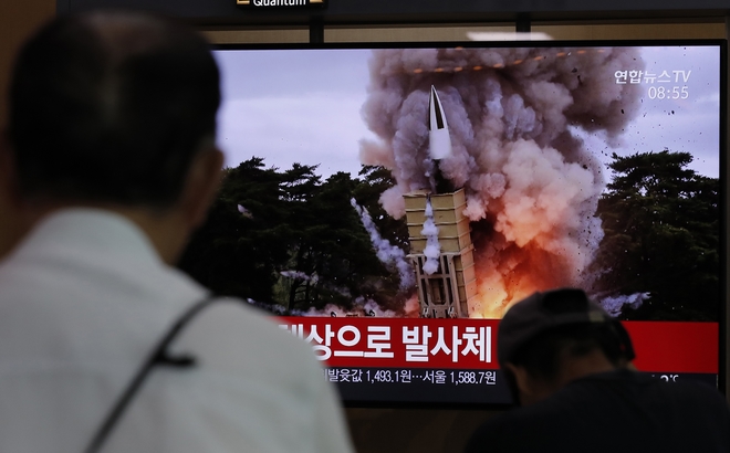 Βόρεια Κορέα: Νέες εκτοξεύσεις “βλημάτων αγνώστου τύπου”