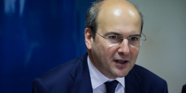Χατζηδάκης: “Κανένας λόγος πανικού από την άνοδο των διεθνών τιμών πετρελαίου”