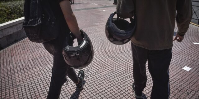 Μειώνεται στο 13% ο ΦΠΑ στα κράνη για μηχανές