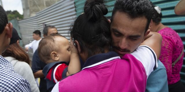 Τραμπ: Σχεδιάζει να κρατά έγκλειστες οικογένειες μεταναστών με παιδιά για περισσότερο χρόνο