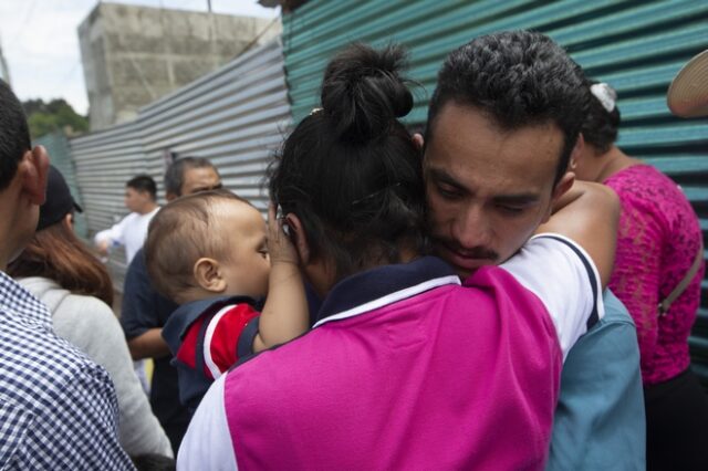 Τραμπ: Σχεδιάζει να κρατά έγκλειστες οικογένειες μεταναστών με παιδιά για περισσότερο χρόνο