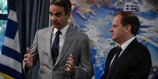 Μητσοτάκης: Θεσμοθέτηση φορολογικών κινήτρων ώστε η απόκτηση κράνους να είναι πιο οικονομική