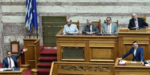 Μάχη Τσίπρα – Μητσοτάκη για τα πτυχία τους και το ποιος πέρασε σε δημόσιο πανεπιστήμιο
