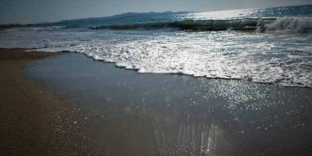 Καιρός: “Κολλημένο” στους 40 βαθμούς το θερμόμετρο – Μελτέμι έως 7 Μποφόρ στο Αιγαίο