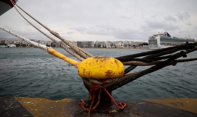 Η κακοκαιρία κρατά δεμένα πολλά πλοία – Ποια δρομολόγια εκτελούνται