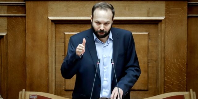 Ψυχογιός: “Κυνική προσγείωση” της κυβέρνησης στην πραγματικότητα με το προσφυγικό