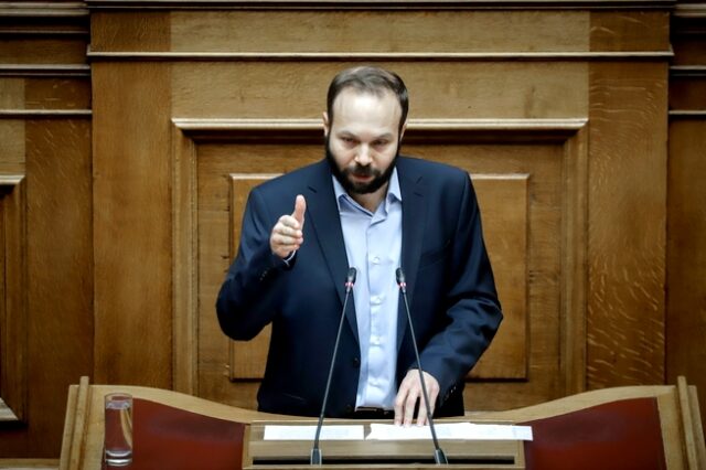 Ψυχογιός: “Κυνική προσγείωση” της κυβέρνησης στην πραγματικότητα με το προσφυγικό