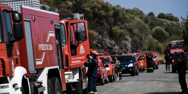Σε εξέλιξη φωτιά κοντά σε σπίτια στη Σαρωνίδα – Νέα πυρκαγιά στην Ηλεία