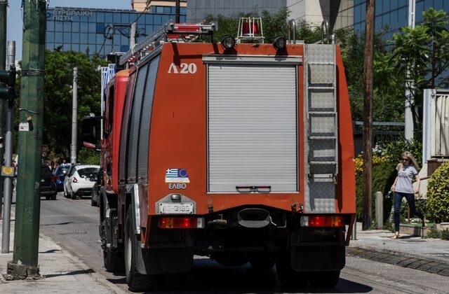 Φωτιά σε διαμέρισμα στην Αγία Παρασκευή: Εκκενώθηκε το κτίριο