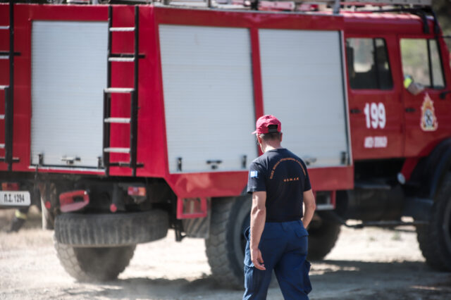 Φωτιά στην Αχαΐα: Ενισχύονται οι δυνάμεις της Πυροσβεστικής