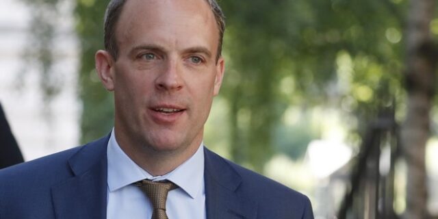 Βρετανός ΥΠΕΞ: Η ΕΕ πρέπει να υποχωρήσει για να αποφύγει ένα Brexit χωρίς συμφωνία