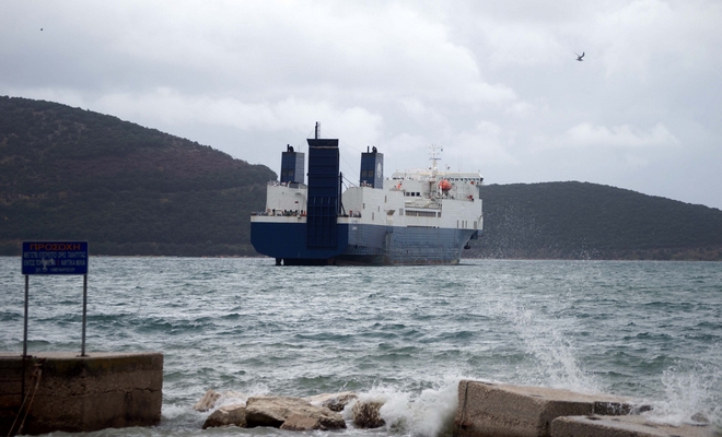 Ταλαιπωρία για 654 επιβάτες του “ΑΖΟΡΕΣ ΕΞΠΡΕΣ” – Έφθασε στη Σαμοθράκη, δεν μπόρεσε να δέσει