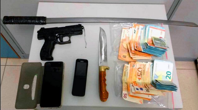 Λάρισα: Εξιχνιάστηκε ληστεία σε τράπεζα – Τέσσερις συλλήψεις