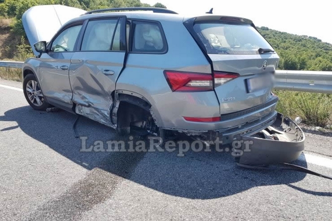 Φθιώτιδα: Πέρασε στο αντίθετο ρεύμα και εμβόλισε αυτοκίνητο με οικογένεια