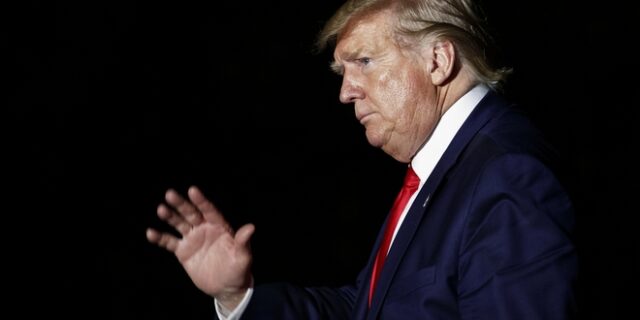 Τραμπ: Να αποκαλυφθεί η ταυτότητα του μάρτυρα δημοσίου συμφέροντος