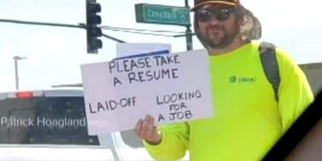 ΗΠΑ: Απολύθηκε, μοίραζε βιογραφικά στο δρόμο και έγινε περιζήτητος