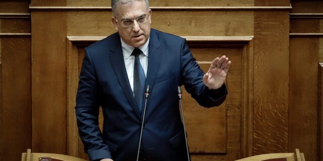 Βουλή: Τροπολογία του ΥΠΕΣ για τους συμβασιούχους στους ΟΤΑ