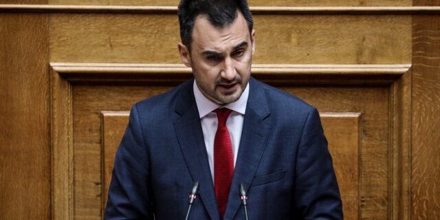 Χαρίτσης: Στις καλένδες τα πρωτογενή πλεονάσματα και οι φοροελαφρύνσεις