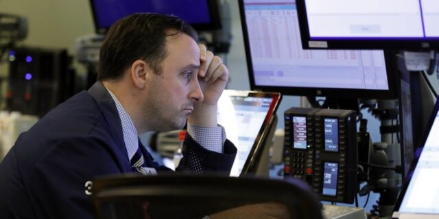 Στο “κόκκινο” η Wall Street μετά τις απειλές Τραμπ κατά της Κίνας