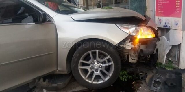 Κρήτη: Όχημα εκτός ελέγχου έπεσε σε τζαμαρίες καταστημάτων
