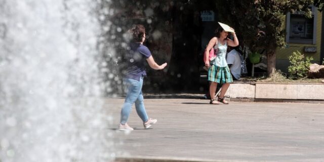 Θεοδωρικάκος προς Δήμους: Ανοίξτε τις κλιματιζόμενες αίθουσες