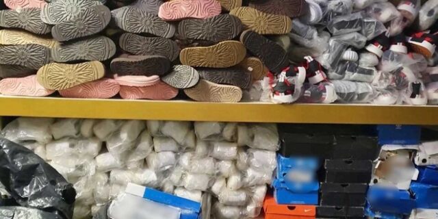 Χιλιάδες “μαϊμού” προϊόντα κατασχέθηκαν στην Αγία Βαρβάρα-Οι δράστες είχαν μέχρι και πολυβόλα