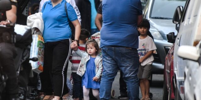Τοσίτσειο: Στο Αλλοδαπών πάνω από 200 μετανάστες από την κατάληψη – Ανάμεσά τους γυναικόπαιδα
