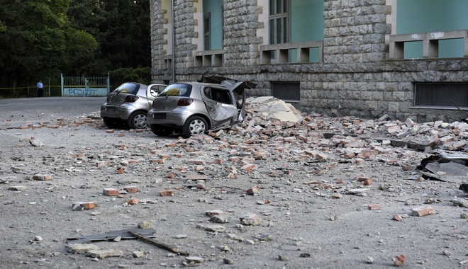 Αλβανία: Δεκάδες τραυματίες και υλικές ζημιές από τον σεισμό των 5,6 Ρίχτερ