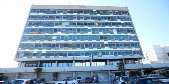 ΑΠΘ: Κατάληψη της Πρυτανείας απο φοιτητές για τα μέτρα προστασίας