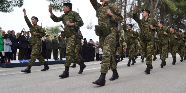 Στρατιωτική θητεία: Τα σενάρια αύξησης και η διάψευση