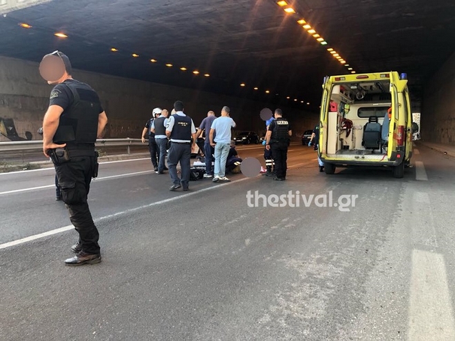 Θεσσαλονίκη: Πήδησε από γέφυρα για να αυτοκτονήσει και έπεσε πάνω σε μοτοσικλετιστή