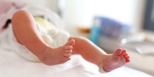 Κύκλωμα παράνομων υιοθεσιών: Αποκαλυπτικοί διάλογοι – Πώς έκλειναν τις συμφωνίες