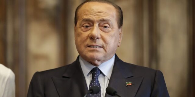 Μπερλουσκόνι: Η χώρα κινδυνεύει από δύο κομμουνιστικά κόμματα