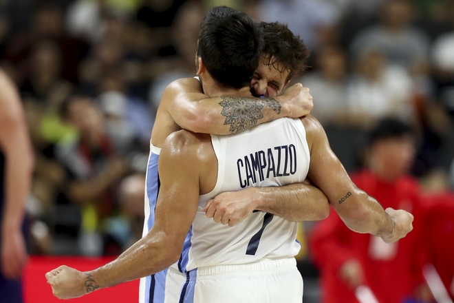 Αργεντινή – Σερβία 97-87: Την “τελείωσε” με Καμπάτσο και Σκόλα