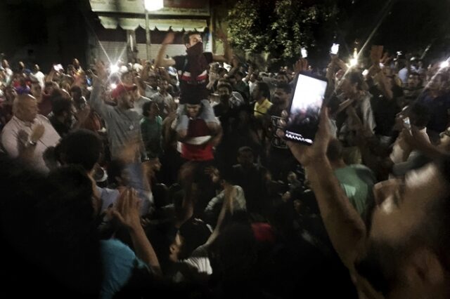 Αίγυπτος: Στους δρόμους οι δυνάμεις ασφαλείας μετά τις διαδηλώσεις κατά του Σίσι