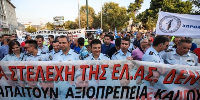 Ενστολοι σε Μητσοτάκη στη Θεσσαλονίκη: Κάνε πράξη τις δεσμεύσεις σου