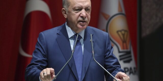 Επιμένει ο Ερντογάν για τους μετανάστες: Ή η ΕΕ θα μοιραστεί το βάρος ή θα ανοίξουμε τις πύλες