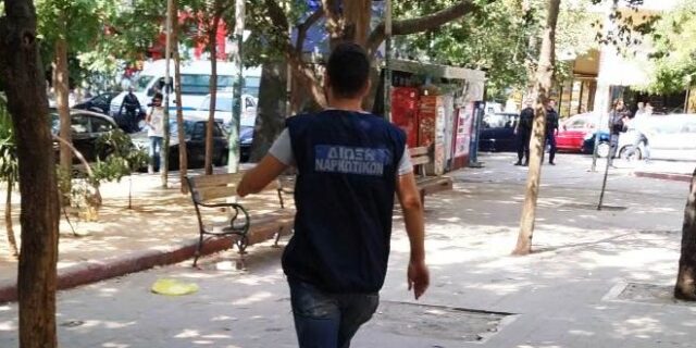 Επιχείρηση στα Εξάρχεια για απομάκρυνση του “ΚΕΠ” των αντιεξουσιαστών