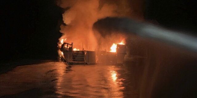Καλιφόρνια: Το σκάφος φλεγόταν και οι 34 επιβάτες κοιμούνταν – Γλίτωσε μόνο το πλήρωμα