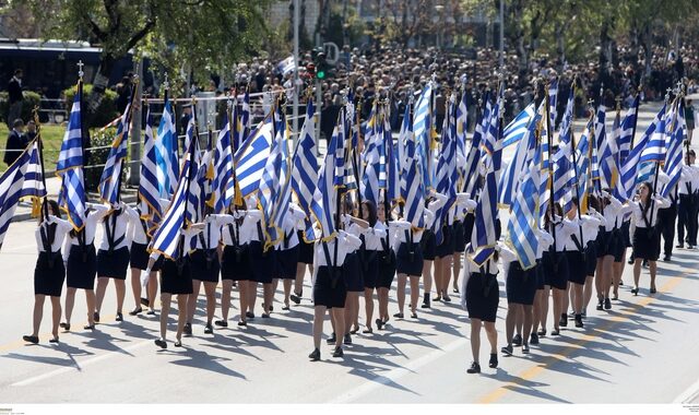 Κεραμέως: Σημαιοφόροι οι αριστούχοι – Τέλος η κλήρωση