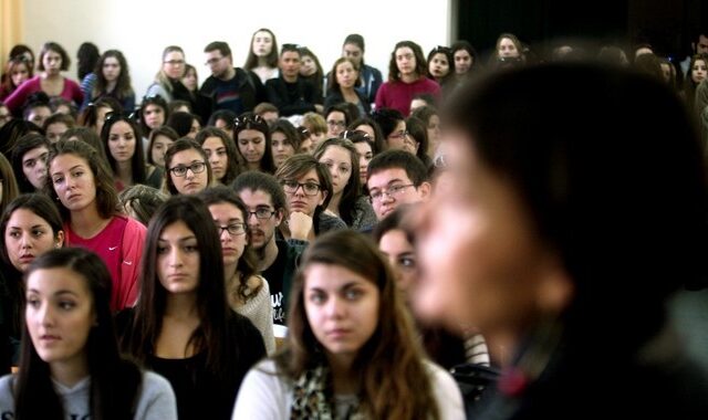 Επιστολή Κεραμέως στους Πρυτάνεις: Οι πέντε πυλώνες αλλαγών στα Πανεπιστήμια – Οι αιώνιοι φοιτητές και η βάση εισαγωγής