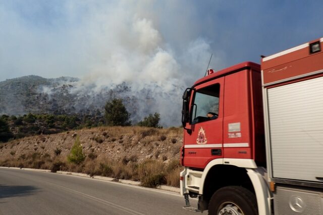 Υπό μερικό έλεγχο η φωτιά στο Νέο Ικόνιο