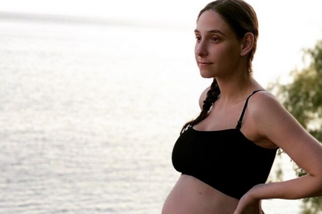 Φωτεινή Αθερίδου: Η πρώτη φωτογραφία του νεογέννητου “Θοδωρή”