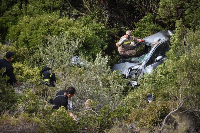 Σοκαριστικό τροχαίο στο Ναύπλιο: Όχημα έπεσε σε γκρεμό, νεκρός ο οδηγός